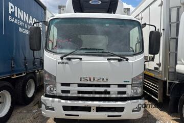 2015 Isuzu FRR600 Refrigerated Pantech