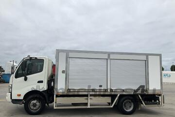 Hino 2021   300 series Pantech