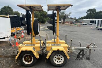 2016 Bartco T-L Single Axle Traffic Light Trailer Combination