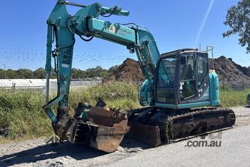 Ex-rental Kobelco SK135SR-3 Excavator