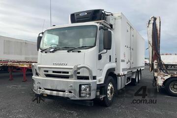 Isuzu FVZ 240-300 Refrigerated Pantech