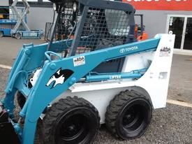 TOYOTA 4SDK8 Skidsteer  includes trencher and bachoe attachment low hours - picture0' - Click to enlarge