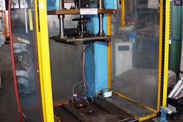 Hydraulic pneumatic transfer molding