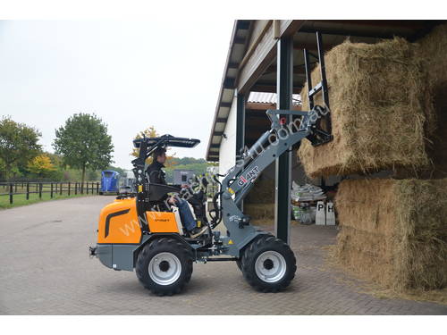 GIANT V452T HD NEW ARTICULATED MINI LOADER