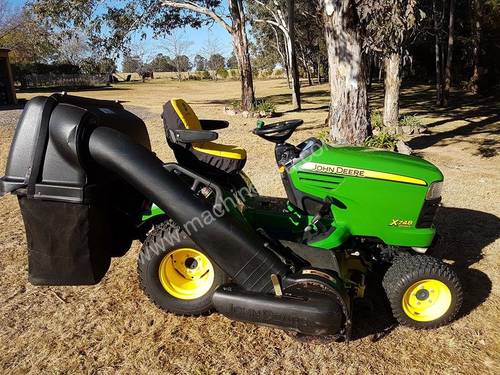 FOR SALE - John Deere X748 Lawn Tractor/Ride On