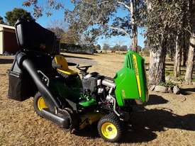 FOR SALE - John Deere X748 Lawn Tractor/Ride On - picture1' - Click to enlarge