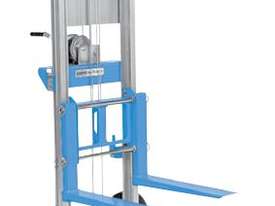 Genie Lift - picture0' - Click to enlarge