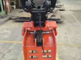 Hydraulic tilt hitch - picture1' - Click to enlarge