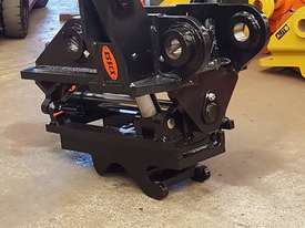 Hydraulic tilt hitch - picture2' - Click to enlarge