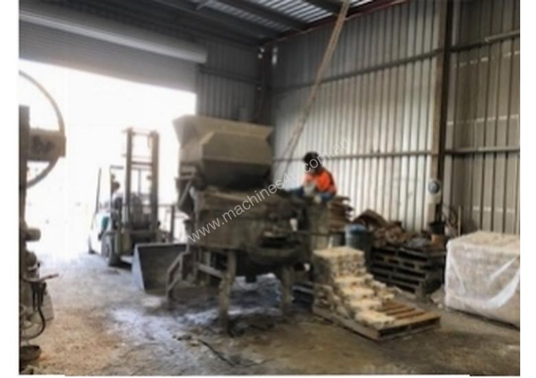 caption Concrete Pan Mixer