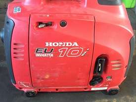 Honda Generator EU 10i Inverter Petrol 240 Volt Power Supply - picture1' - Click to enlarge