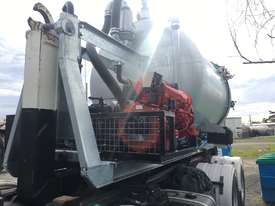 Muckrunner Hooklift Vacuum Tankers - picture0' - Click to enlarge