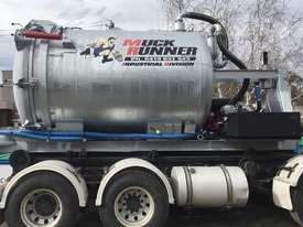 Muckrunner Hooklift Vacuum Tankers - picture2' - Click to enlarge