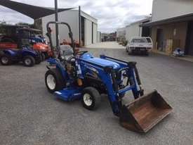 New Holland TC23DA 2WD Tractor - picture1' - Click to enlarge