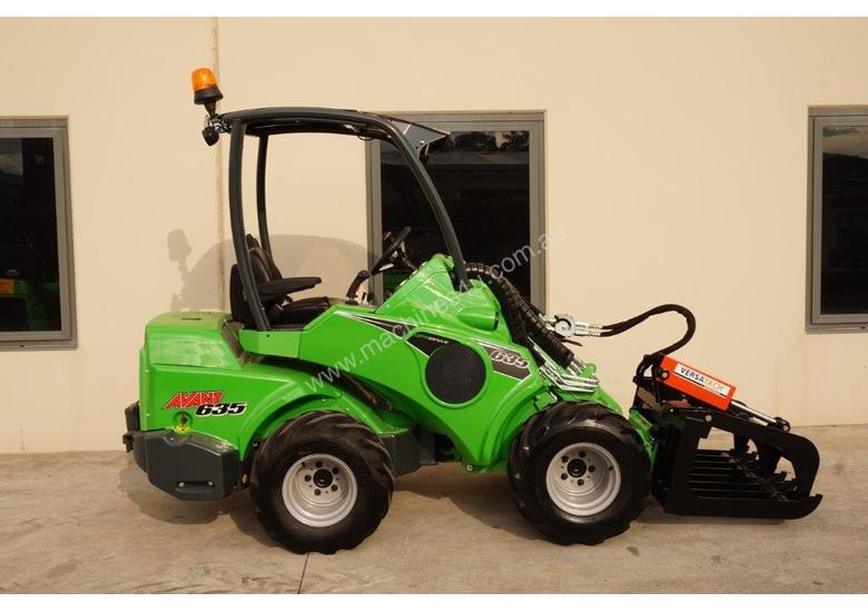 caption Avant 635 Articulated Loader W/ HD Log Grab