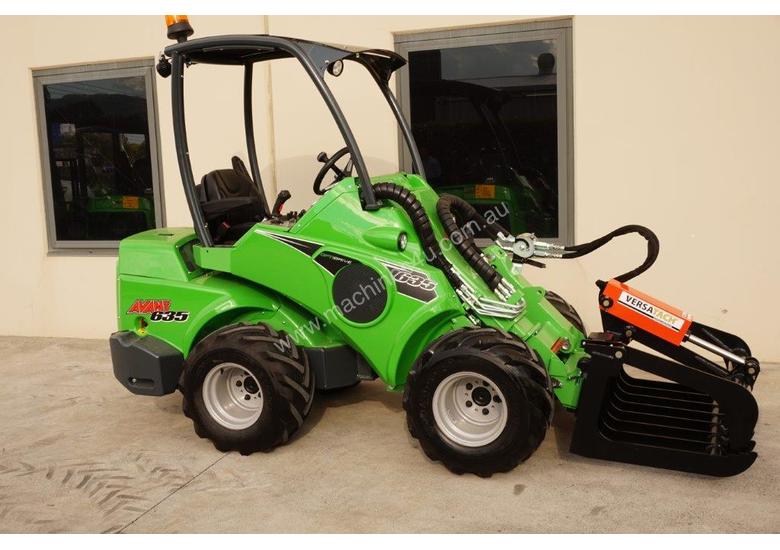 caption Avant 635 Articulated Loader W/ HD Log Grab