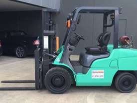 3t Container Forklift - picture1' - Click to enlarge