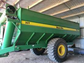 Tru Fab Grain King 30T Haul Out / Chaser Bin Harvester/Header - picture1' - Click to enlarge