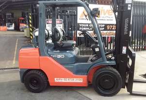 ACTIVE FORKLIFTS - Toyota 8FG30 Forklift 4500mm Lift Height Container Entry Mast