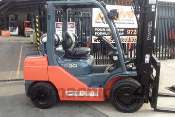 ACTIVE FORKLIFTS - Toyota 8FG30 Forklift 4500mm Lift Height Container Entry Mast