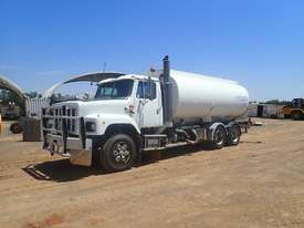 International S-Line 18000 Litre Water Truck - picture0' - Click to enlarge