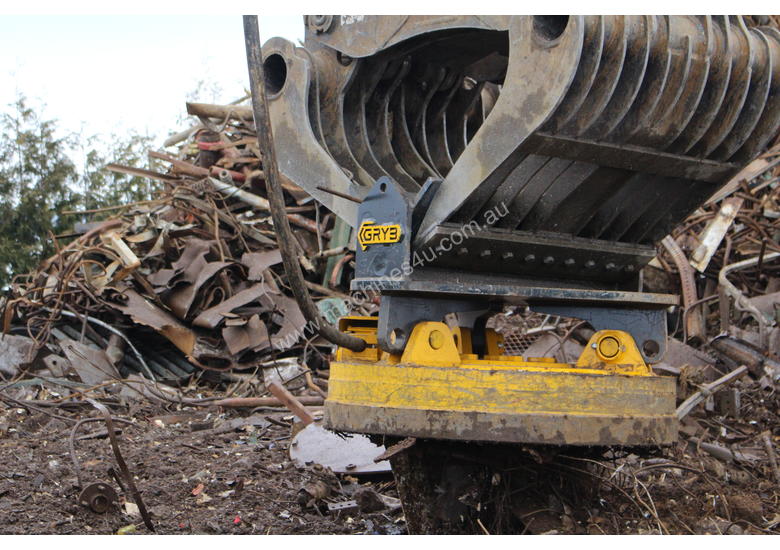 caption GRYB magnet for scrap metal for excavator