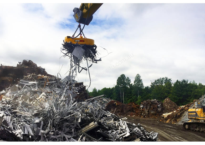 caption GRYB magnet for scrap metal for excavator