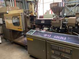 Johns CF900 90T Injection Moulder - picture0' - Click to enlarge