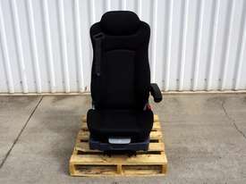 New DAF LF55 Drivers Seat - picture0' - Click to enlarge