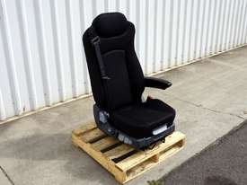 New DAF LF55 Drivers Seat - picture1' - Click to enlarge
