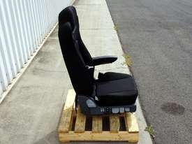 New DAF LF55 Drivers Seat - picture2' - Click to enlarge
