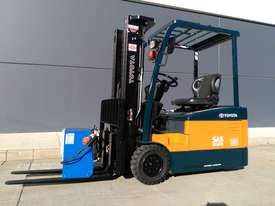 Business Class 1.5 Tonne Battery Electric Forklift in very good condition. Located in Sydney - picture0' - Click to enlarge