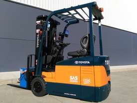 Business Class 1.5 Tonne Battery Electric Forklift in very good condition. Located in Sydney - picture0' - Click to enlarge