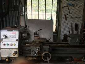 HERLESS METAL LATHE - picture0' - Click to enlarge