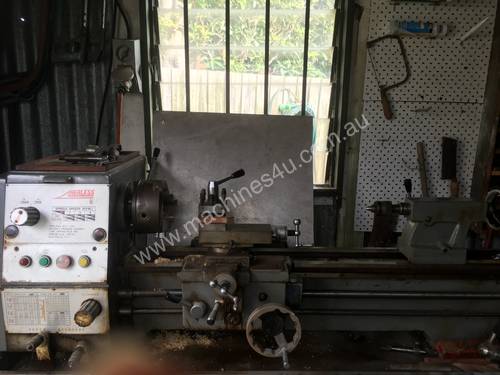 HERLESS METAL LATHE