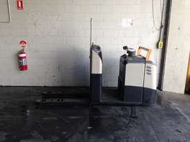Electric Forklift Rider Pallet PCS Series 2011 - picture0' - Click to enlarge