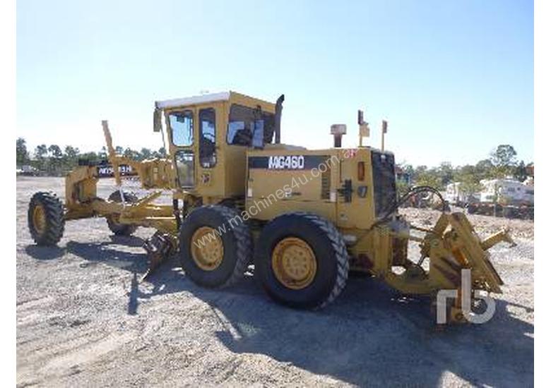 caption MITSUBISHI MG460 Motor Grader