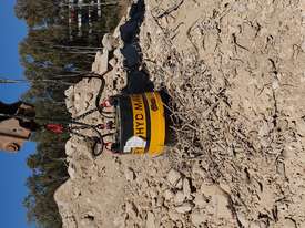 Excavator's Hydraulic Magnet For HIRE - picture0' - Click to enlarge