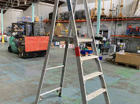 Indalex 2.4m Aluminum Platform Step Ladder, Heavy Duty Pro Series PROP8/5 - picture2' - Click to enlarge