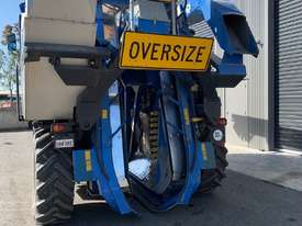 Used Braud VX680 Harvester - picture1' - Click to enlarge