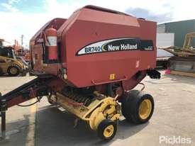 2004 New Holland BR740A - picture1' - Click to enlarge