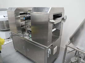 Peking Duck Wrap Machine - picture0' - Click to enlarge