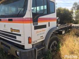 2000 Iveco Acco 2350G - picture1' - Click to enlarge