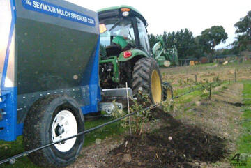 The Seymour Mulch Spreader 2200 The Seymour Mulch Spreader 2200