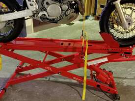 450kg Compact Motorcycle LIft - picture2' - Click to enlarge