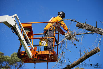 SNORKEL MHP15HD Trailer Mounted Boom Lift