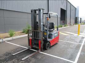 3.2T Battery Electric 3 Wheel Forklift - picture2' - Click to enlarge