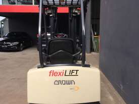 Crown SC4000 3-Wheel Container Mast Electric Counterbalance Forklift - Refurbished  - picture2' - Click to enlarge