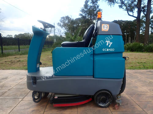 Tennant T7 Sweeper Sweeping/Cleaning