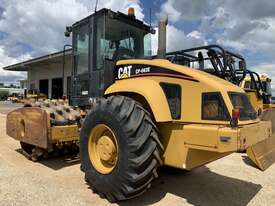 2007 Caterpillar CP633E Roller  - picture2' - Click to enlarge